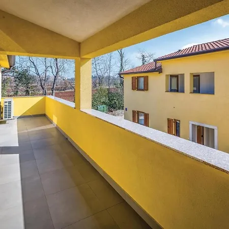 Three-bedroom Holiday In *