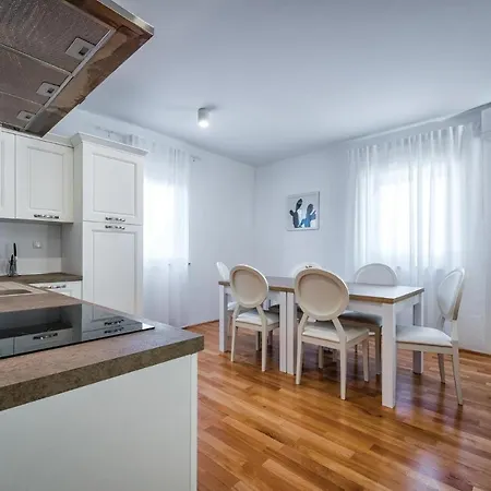 Three-bedroom Holiday In