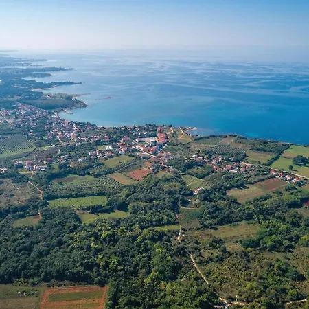 Three-bedroom Holiday In * Bašanija